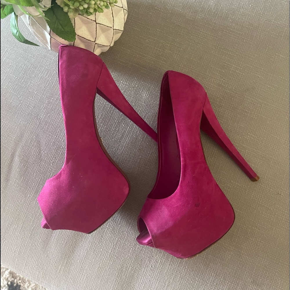 COPY - Schutz Hot pink suede size 6. Be the tallest of them all.